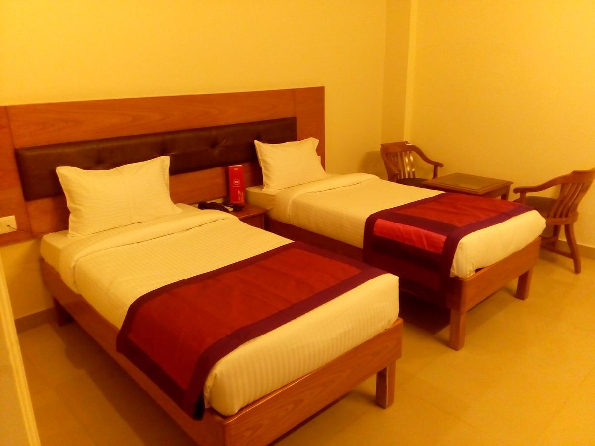 Red Carpet Hotels Noida Exterior foto